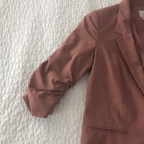 Blazer - Picture 2 of 5